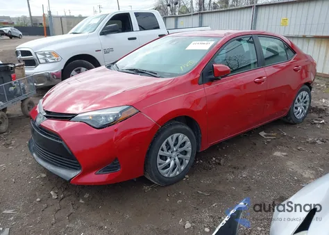 2018 Toyota Corolla Le из США, поврежденный, VIN 5YFBURHE1JP806406